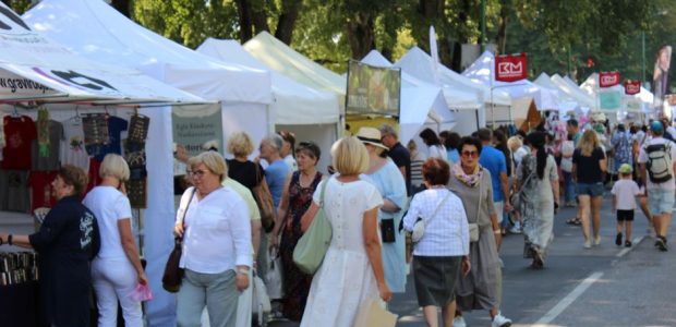 90-metį mininti Jūros šventė įsibėgėjo: vilioja skoniais ir spalvomis