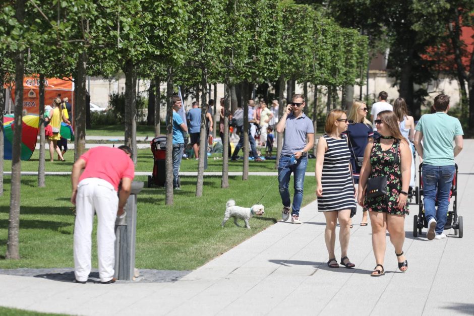 Lukiškių aikštėje pristatytas interaktyvus fontanas