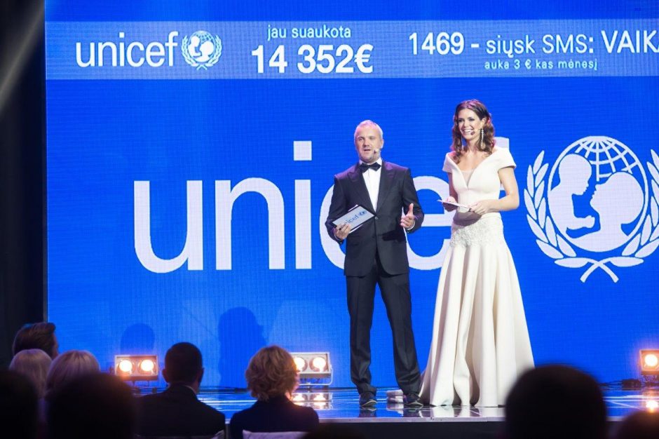 UNICEF šou ragins aukoti vaikams