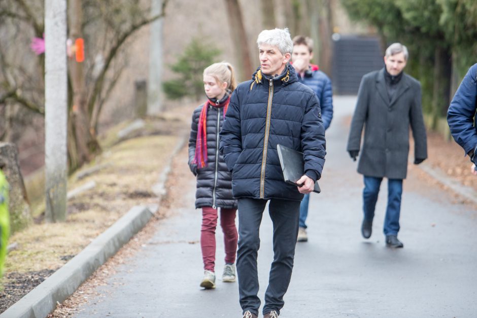 Protestuotojai nori gelbėti Kauko laiptų medžius