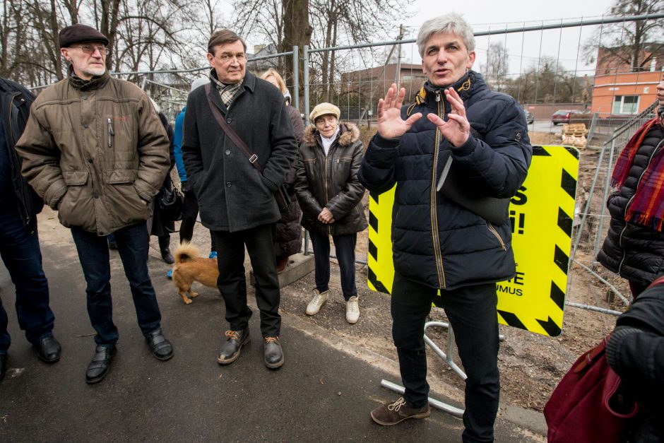 Protestuotojai nori gelbėti Kauko laiptų medžius