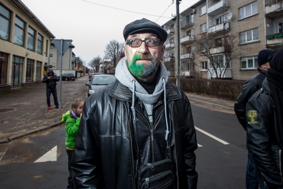 Protestuotojai nori gelbėti Kauko laiptų medžius