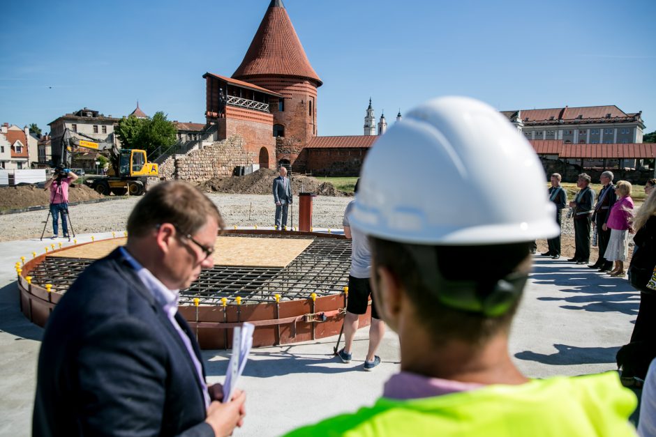 Paskelbta Laisvės kario skulptūros statybų pradžia – įleista simbolinė kapsulė