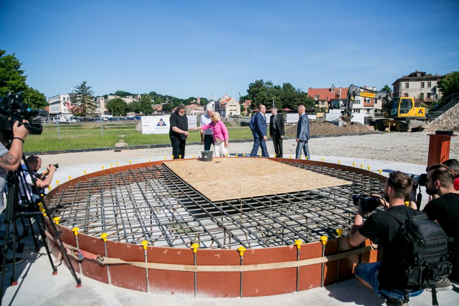 Paskelbta Laisvės kario skulptūros statybų pradžia – įleista simbolinė kapsulė