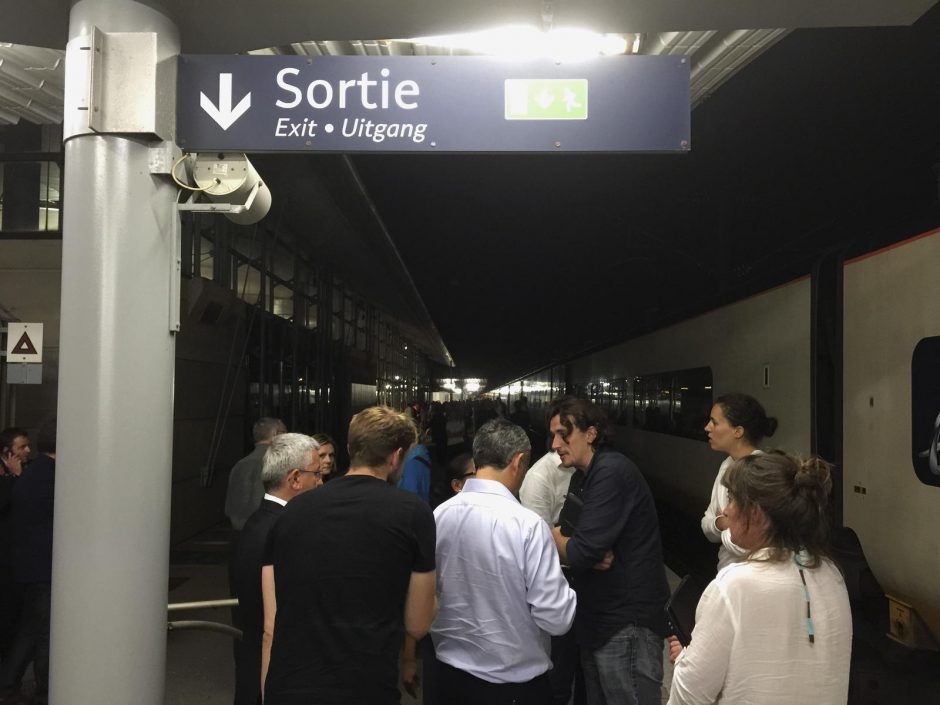 Lamanšo tunelyje migrantai sustabdė traukinių eismą