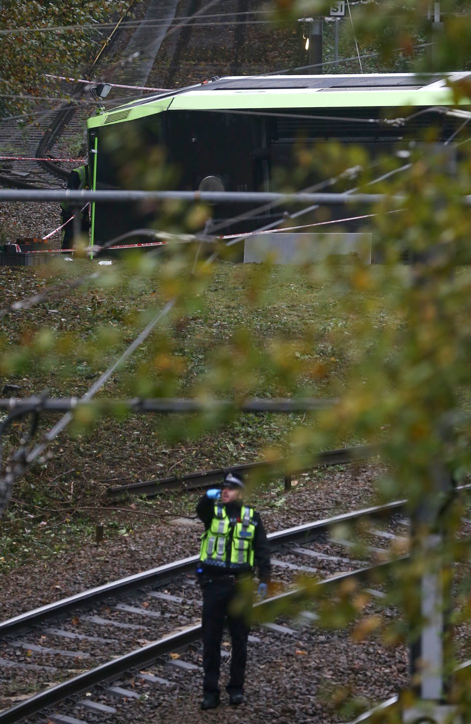 Londone apvirtus tramvajui žuvo žmogus, dar pusšimtis sužeista