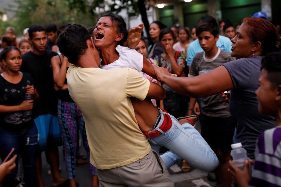 Venesueloje per kalinių bandymą pabėgti kilo gaisras, žuvo 68 žmonės