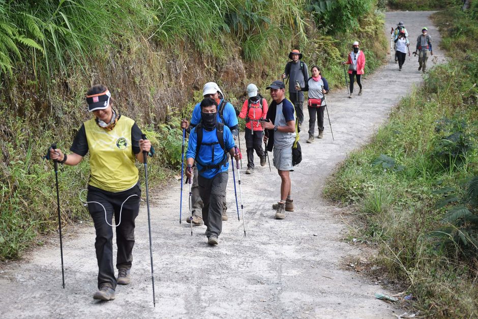 Indonezijoje ant ugnikalnio įstrigę daugiau nei 500 žygeivių saugiai evakuoti