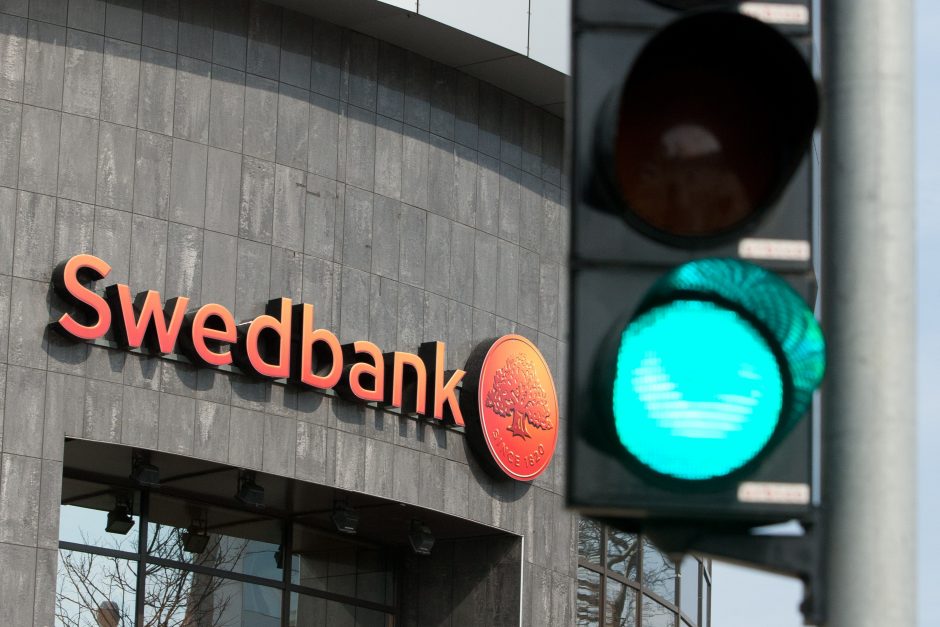 „Swedbank“ pradeda teikti valstybės remiamas studijų paskolas