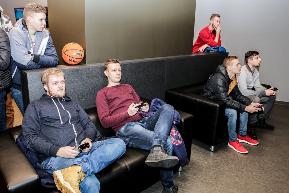 Klaipėdiečiai rungėsi virtualiame FIFA turnyre