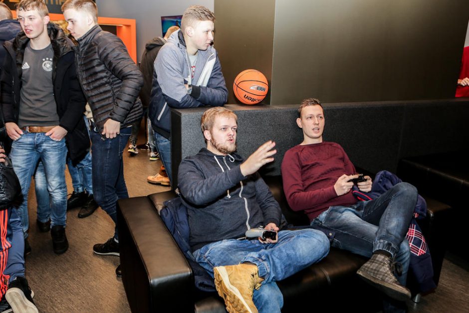 Klaipėdiečiai rungėsi virtualiame FIFA turnyre