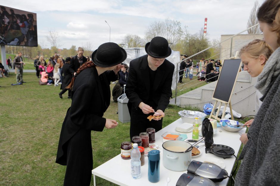 Mamoms – vaišių stalas ir koncertas