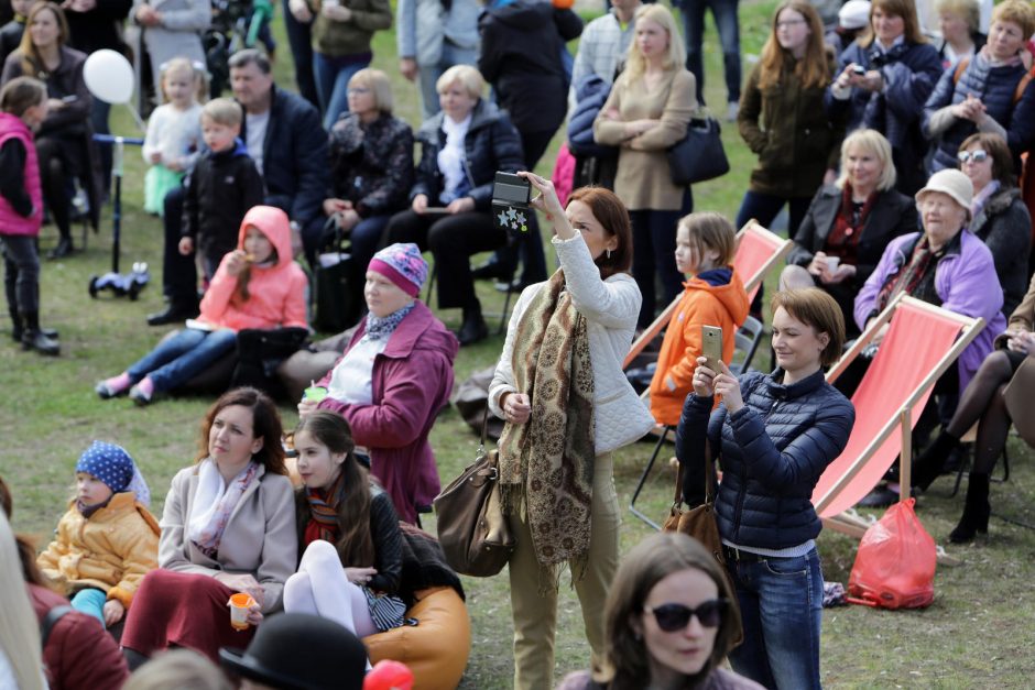 Mamoms – vaišių stalas ir koncertas