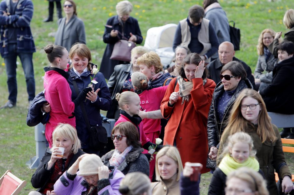 Mamoms – vaišių stalas ir koncertas