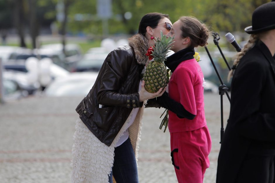 Mamoms – vaišių stalas ir koncertas