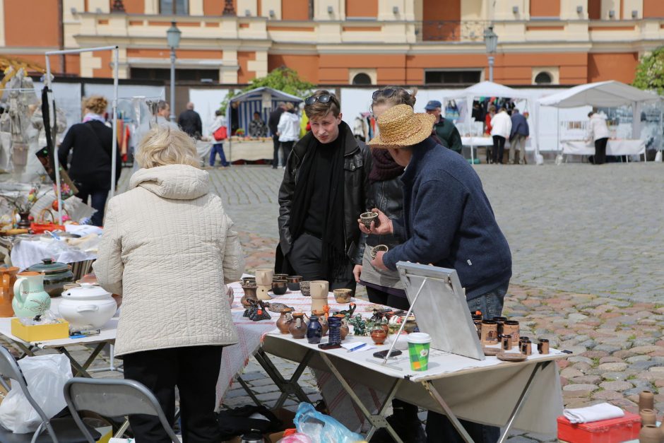 Kruizinį lainerį pasitiko jomarkas