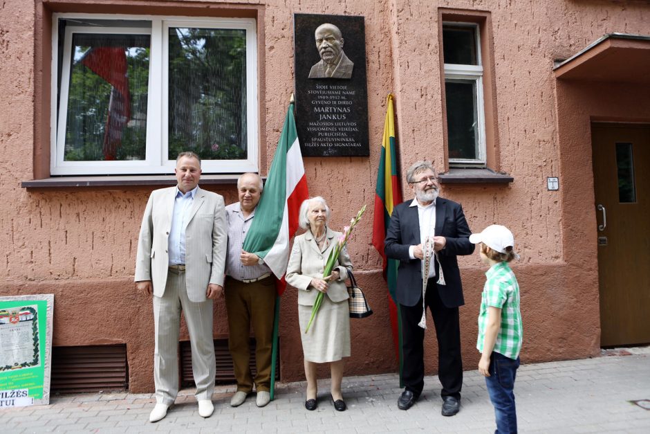 Atidengta memorialinė lenta lietuvybės puoselėtojui M. Jankui