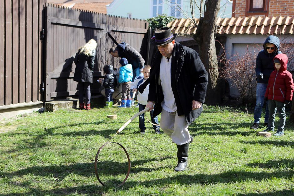 Atvelykio šventėje riedėjo margučiai