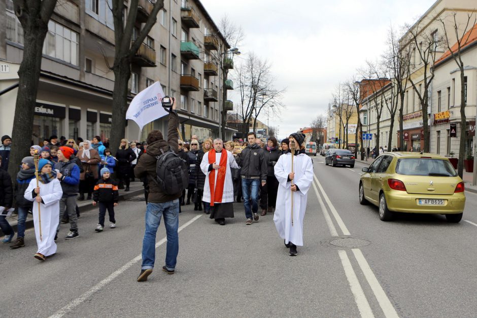 Tikintieji ėjo Kryžiaus kelią