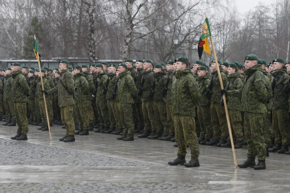 Uostamiestyje į atsargą išlydėti šauktiniai