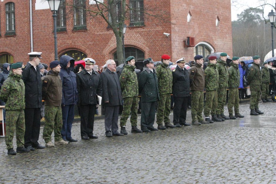 Uostamiestyje į atsargą išlydėti šauktiniai