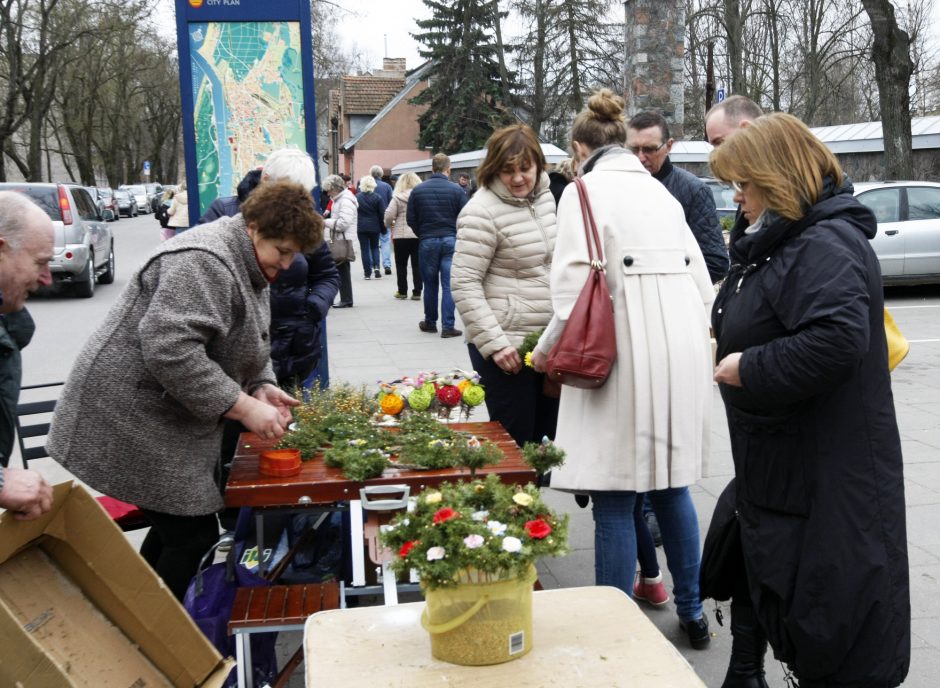 Verbų sekmadienį skubėjo į Mišias