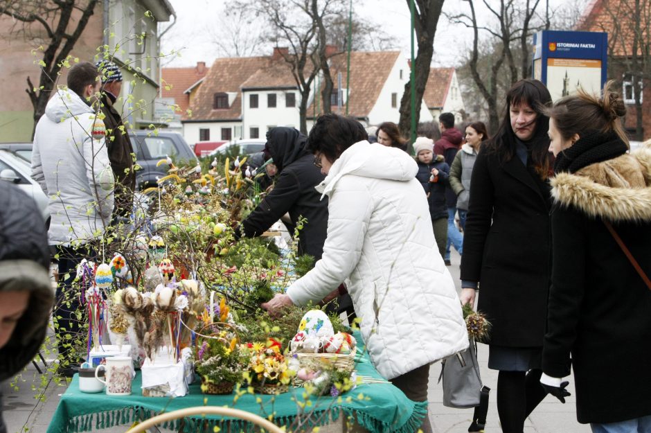 Verbų sekmadienį skubėjo į Mišias