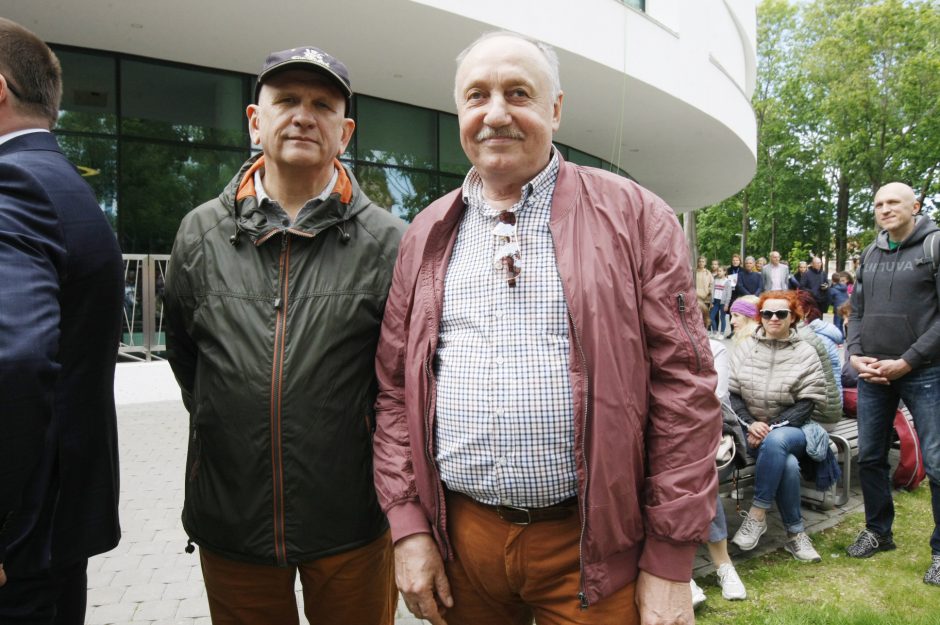 S. Povilaičio garbei – maestro autografas ant Palangos koncertų salės fasado