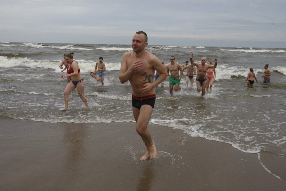 Sveikuoliai nėrė į žiemišką Baltiją