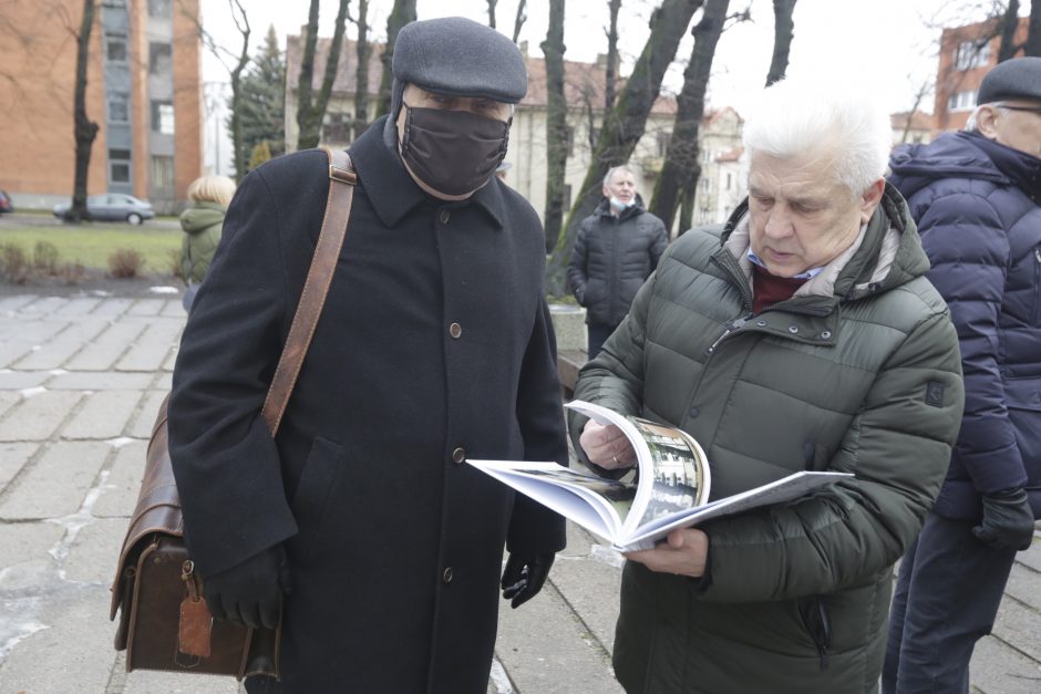 Klaipėdiečiai vėl nusilenkė K. Donelaičiui