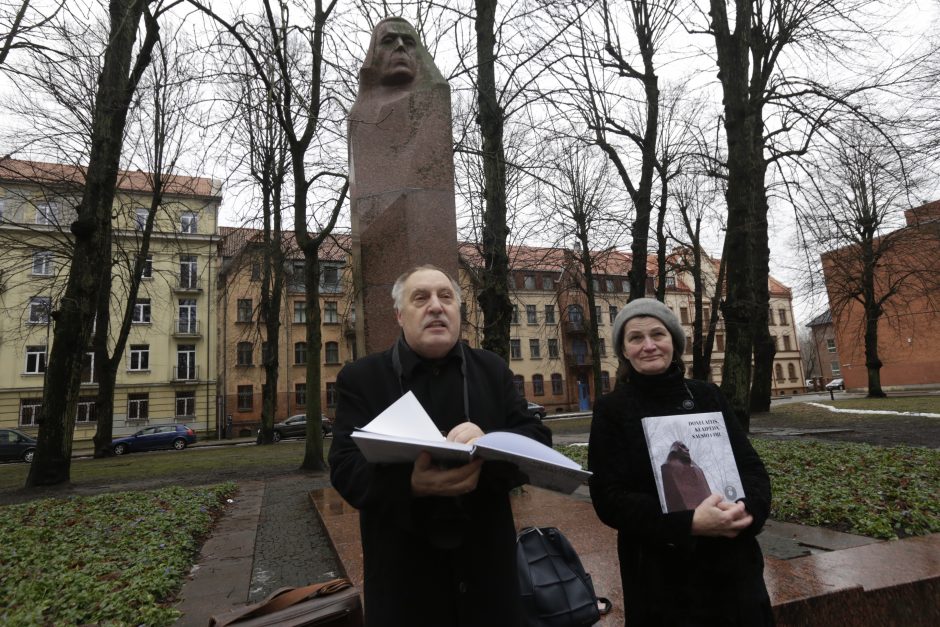 Klaipėdiečiai vėl nusilenkė K. Donelaičiui