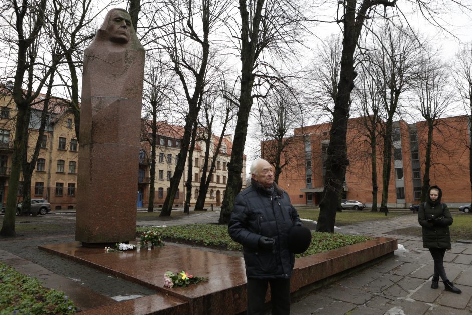 Klaipėdiečiai vėl nusilenkė K. Donelaičiui