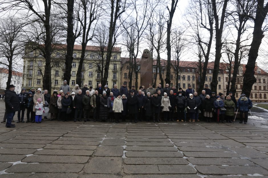 Klaipėdiečiai vėl nusilenkė K. Donelaičiui