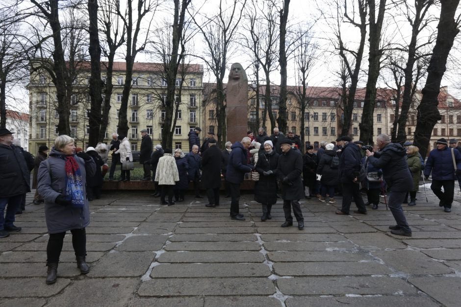 Klaipėdiečiai vėl nusilenkė K. Donelaičiui