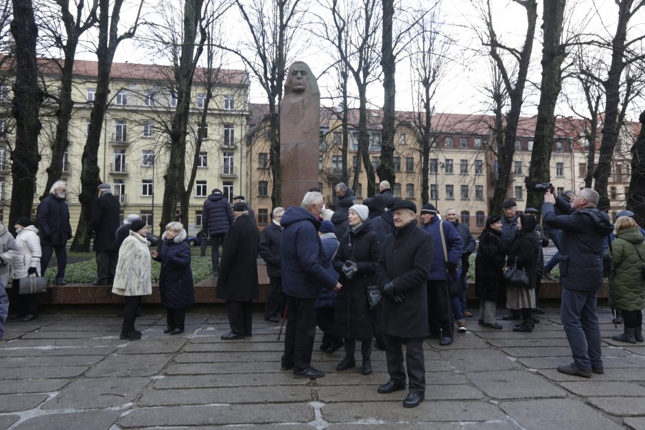 Klaipėdiečiai vėl nusilenkė K. Donelaičiui