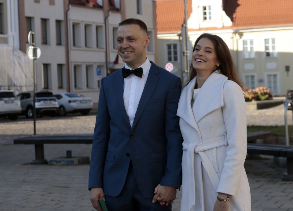 Kauno rotušėje susituokė „Žalgirio“ direktorius P. Motiejūnas ir K. Sklenytė