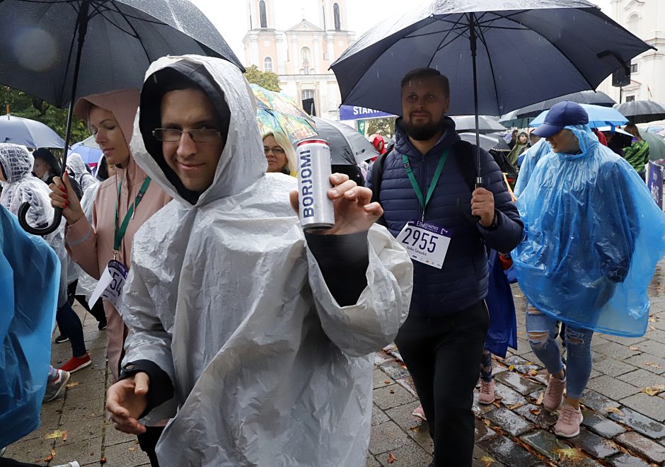 Tūkstančiai kauniečių nepabūgo prasto oro ir ryžosi dalyvauti ėjimo varžybose