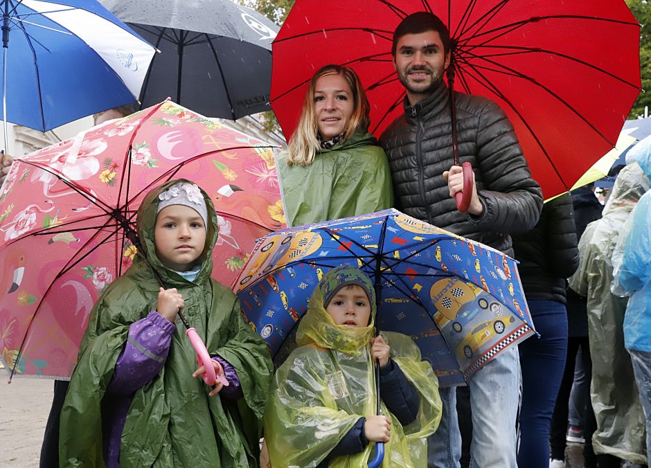 Tūkstančiai kauniečių nepabūgo prasto oro ir ryžosi dalyvauti ėjimo varžybose