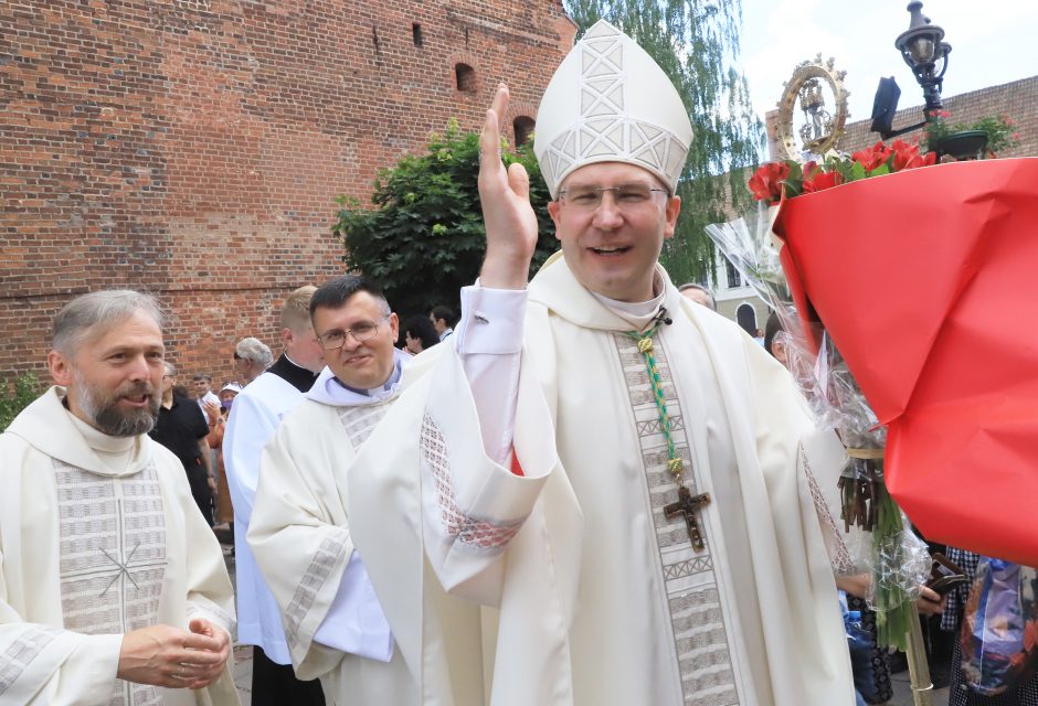 Arkivyskupas K. Kėvalas sutiktas Kauno katedroje: melskitės už mane!