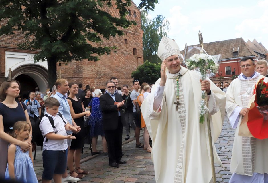 Arkivyskupas K. Kėvalas sutiktas Kauno katedroje: melskitės už mane!