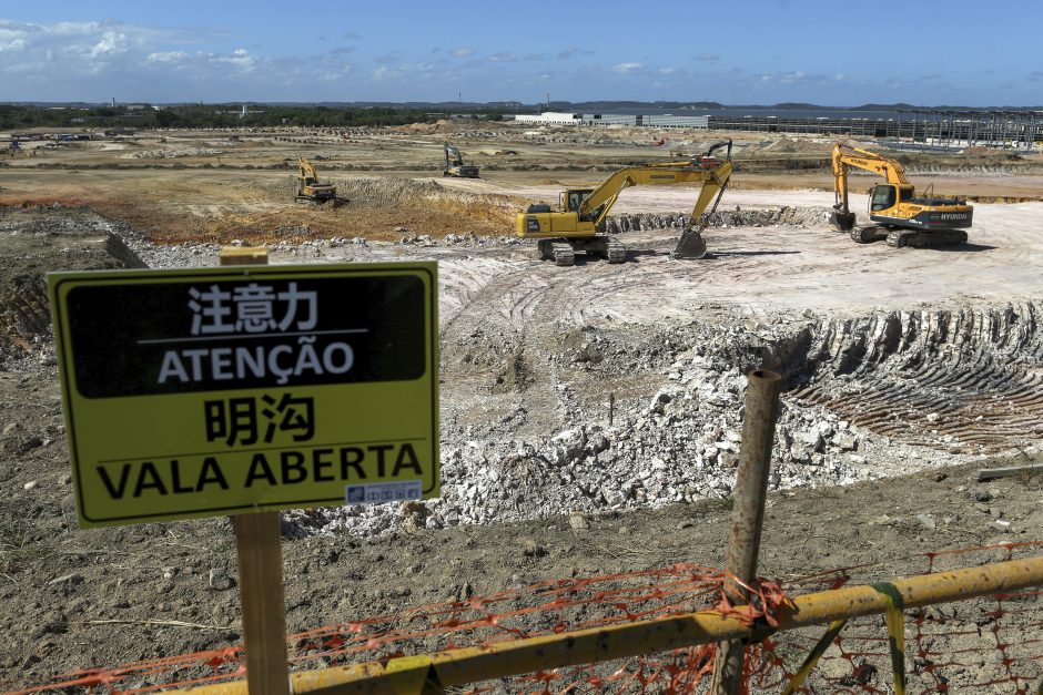 Brazilija pradeda tyrimą dėl vergiškų darbo sąlygų kinų bendrovės gamykloje