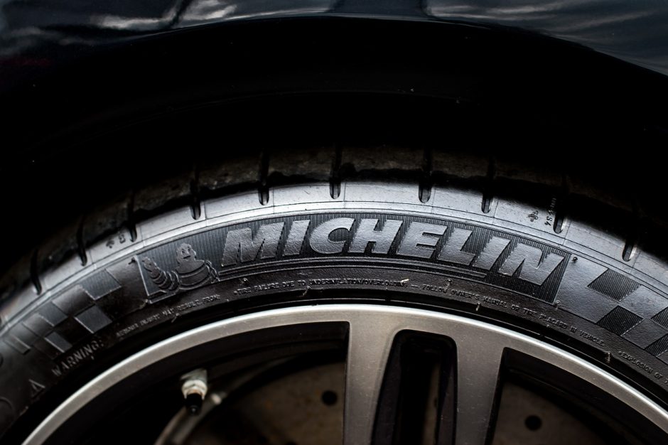 „Michelin“ priversta uždaryti dvi gamyklas Prancūzijoje