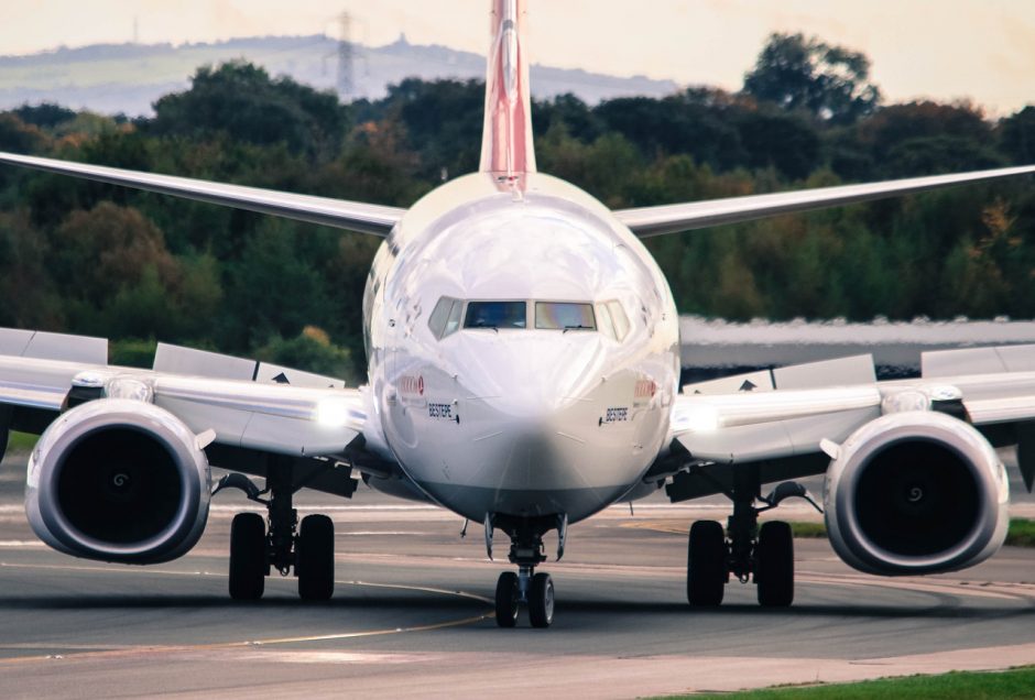 „Boeing“ per antrąjį šių metų ketvirtį užsakovams perdavė trečdaliu mažiau lėktuvų