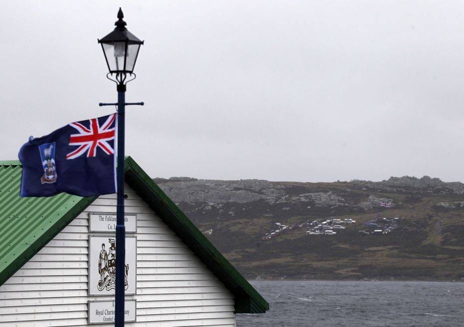 Didžioji Britanija pranešė, kad Folklando salos visiškai išminuotos