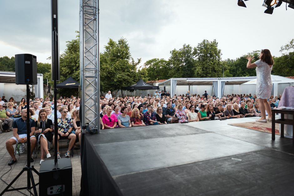 Pažaislio liepų alėjos vakarai | „Vestuvės“. Rež. O. Koršunovas