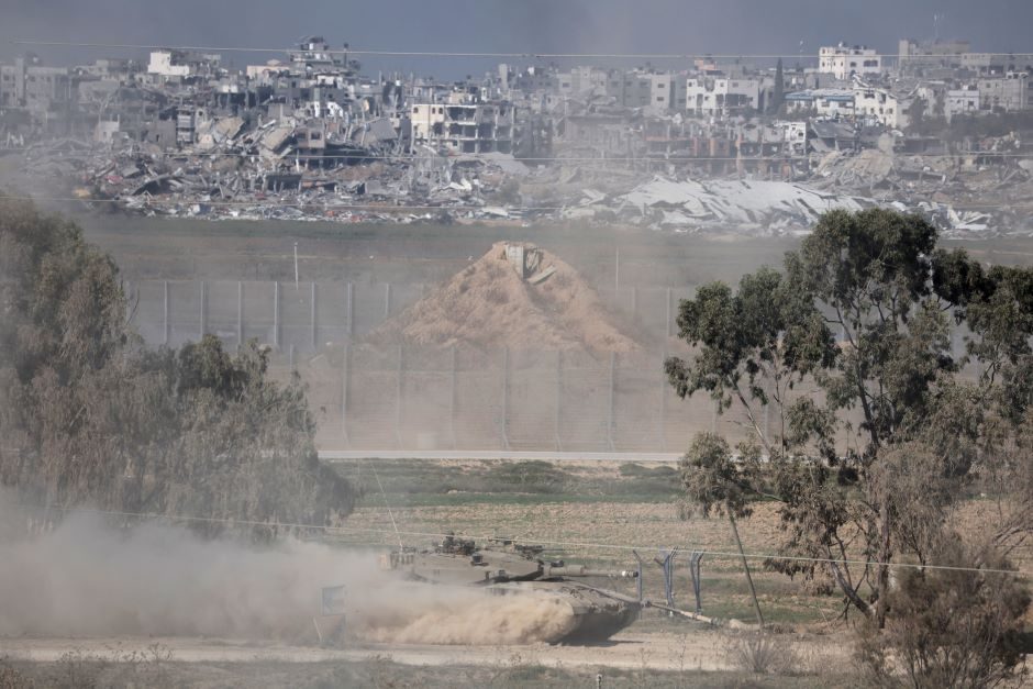 JT vyriausiasis žmogaus teisių komisaras Gazos Ruože įžvelgia karo nusikaltimų požymių