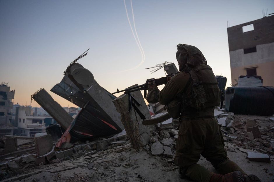 Žiniasklaida: Izraelis žino „Hamas“ karinio vado J. Sinwaro buvimo vietą