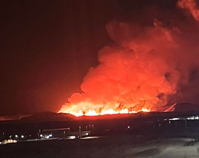 Pietvakarių Islandijoje išsiveržė ugnikalnis