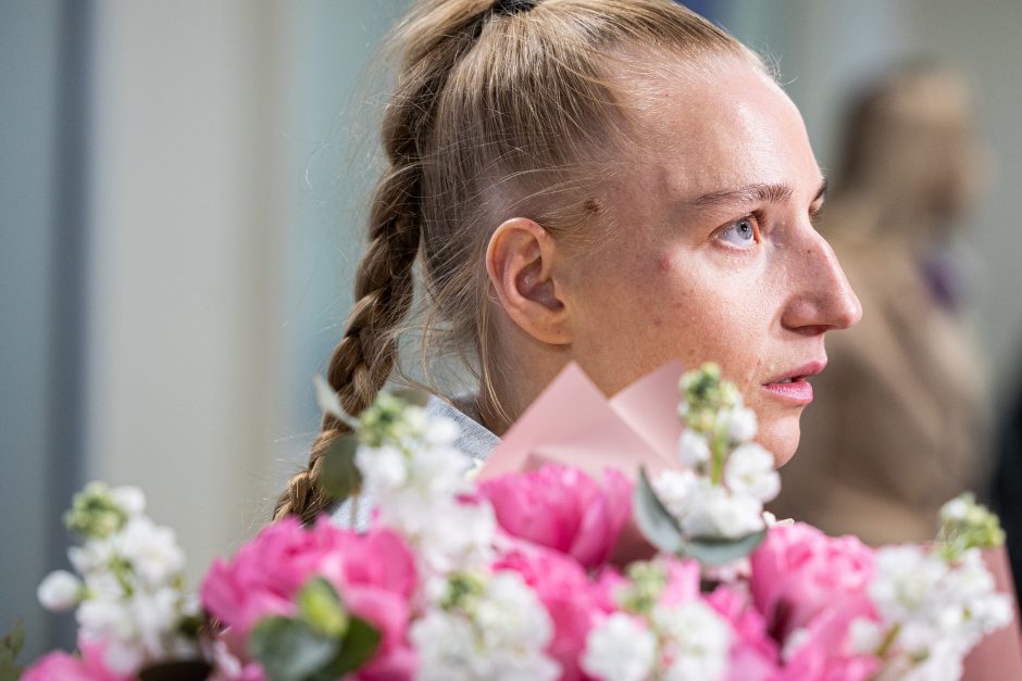 Grįžo bokso čempionato bronzos medalininkė A. Starovoitova