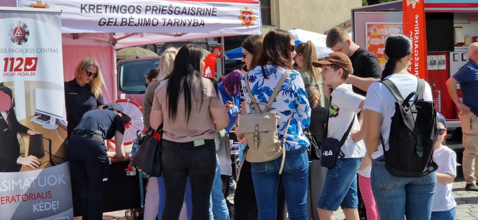 Teatro aikštėje – ugniagesių gelbėtojų šventė